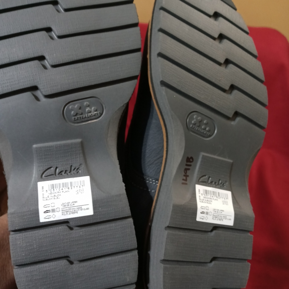 Clarks - Picture 3 of 5